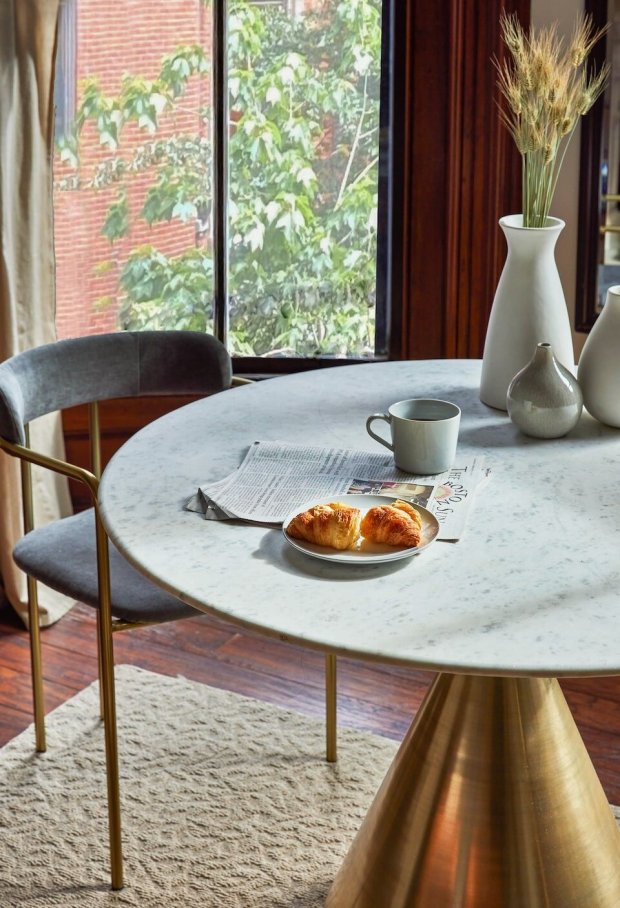 Cal king bed/sleeps 4/private apt/hdtv/amazon prime. The Upton Boston Short Term Rentals