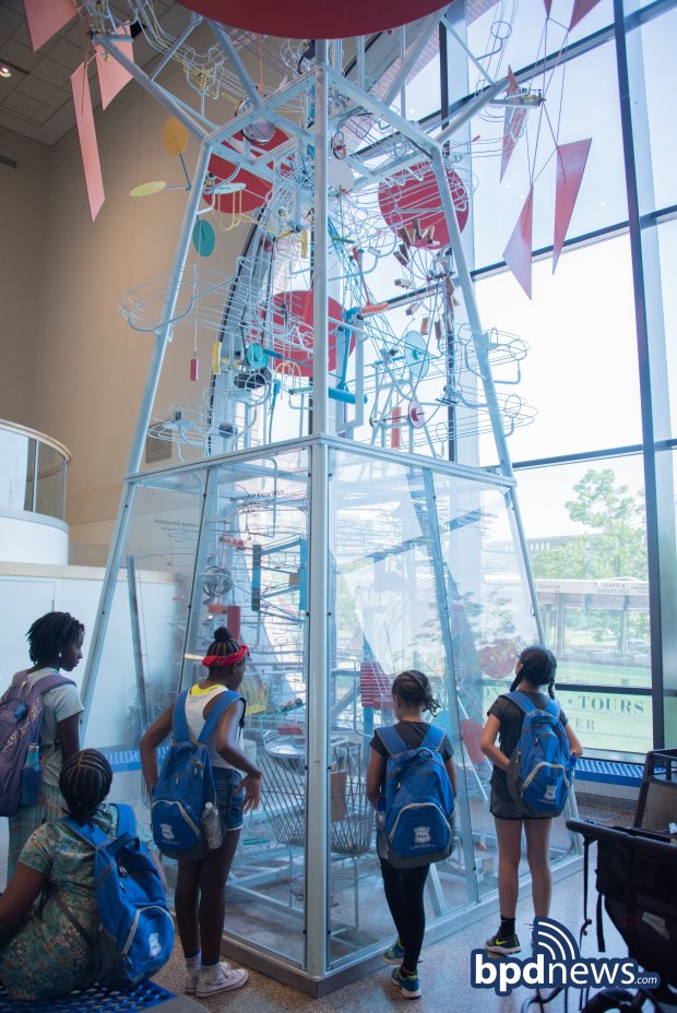 A boston duck tour is a great way to start off your visit to boston. Bpd Photos Of The Day Kids From The Junior Police Academy Visit Museum Of Science And Ride On A Duck Boat Bpdnews Com