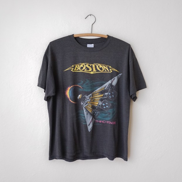 The band members are tommy decarlo, kimberley dahme, tom scholz, jeff neal, michael sweet and gary pihl. Vintage 1987 Boston U S Tour T Shirt Size L Xl Moth Oddities